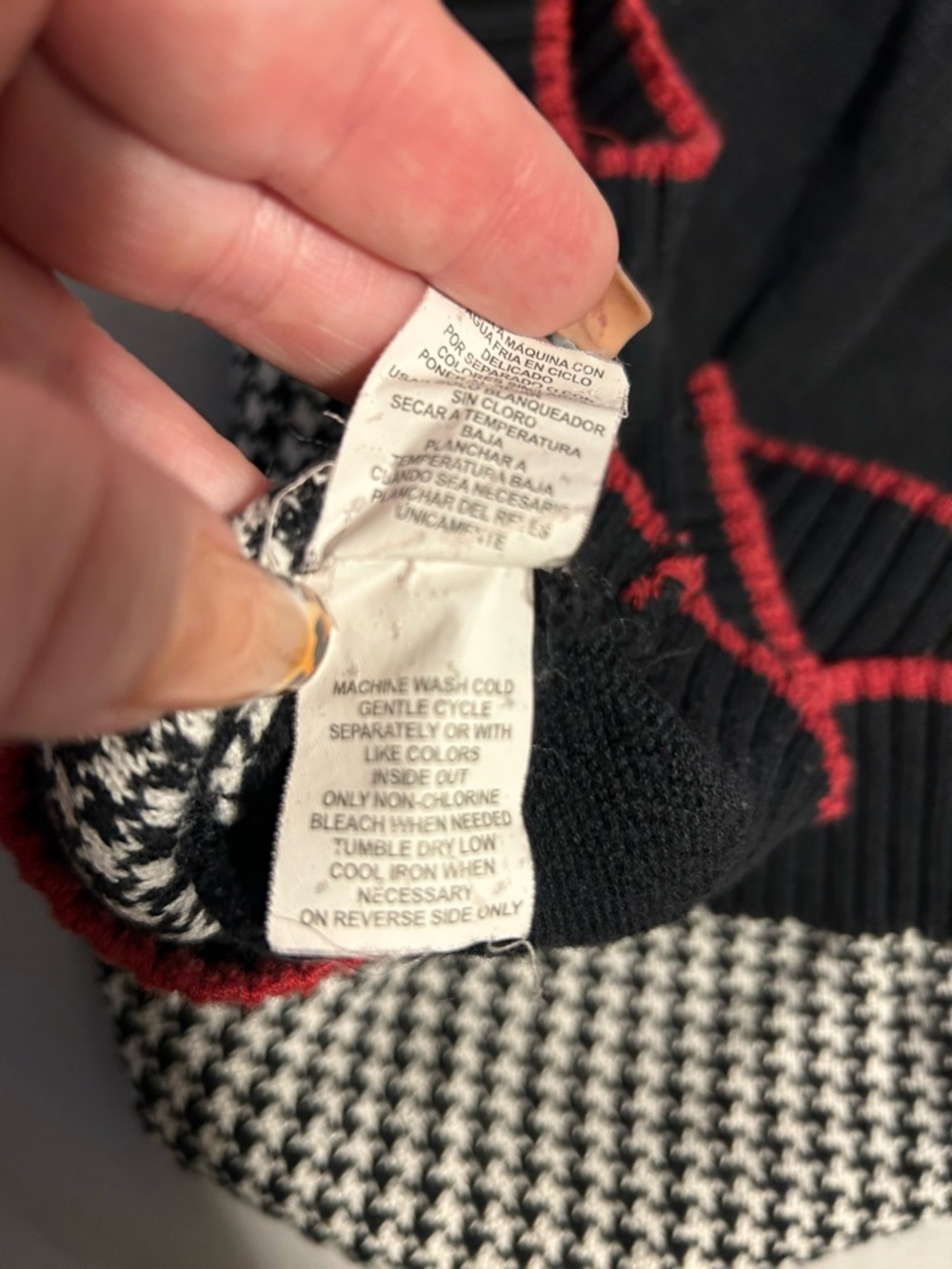 The Children's Place Black&White Houndstooth V-NeckSweaterVest w/Red Trim-size s - Picture 5 of 5
